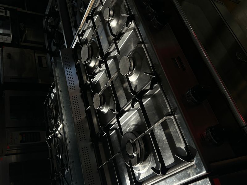 Газовая плита Bertazzoni5 конфорок б/у 2116 фото
