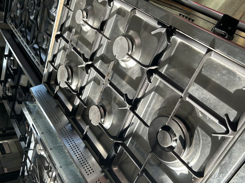 Газовая плита Bertazzoni5 конфорок б/у 2116 фото