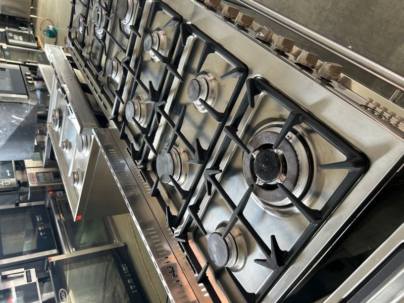 Газова плита M-System 6 конфорок 2139 фото