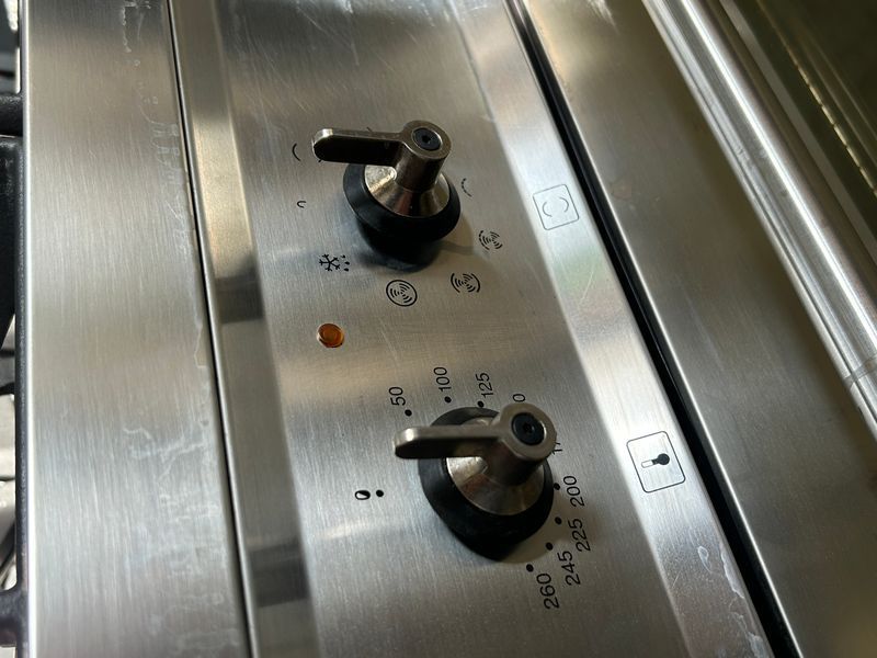 Газовая плита Smeg 6 конфорок б/у 2156 фото